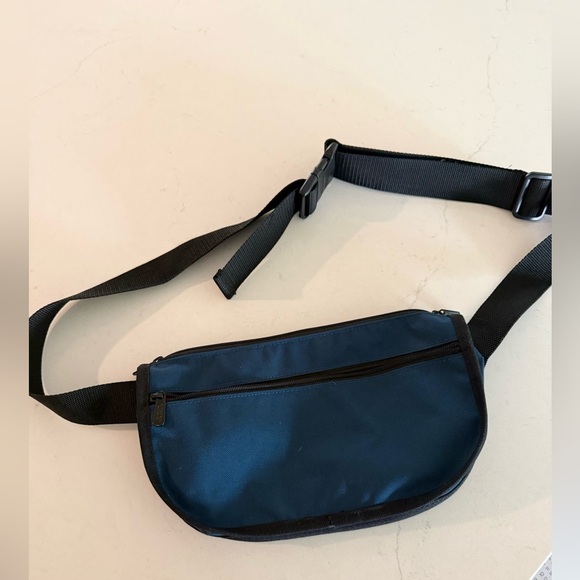 Manhattan Portage blue black cross body - Picture 3 of 5